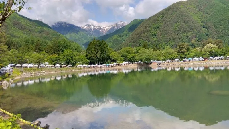 湖畔のお祭り